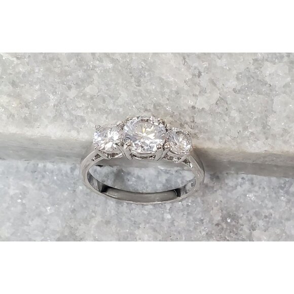 Avon RJ Graziano Past Present Future Cubic Zirconia CZ Silver Tone Ring Size 9.2 - Picture 5 of 5